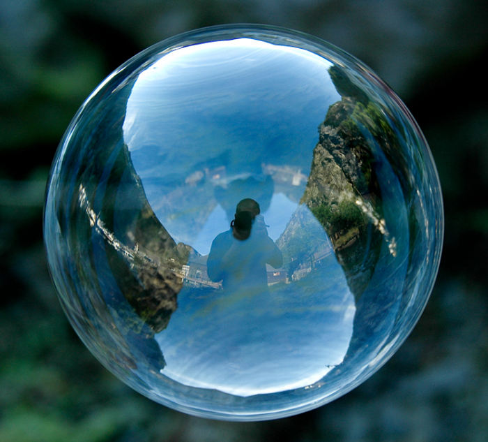 神奇的水滴摄影，泡泡中的世界(图1)